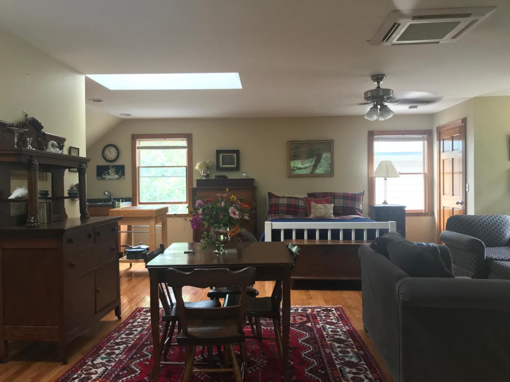Carriage House Hideaway In Center Of تشيسترتاون المظهر الخارجي الصورة