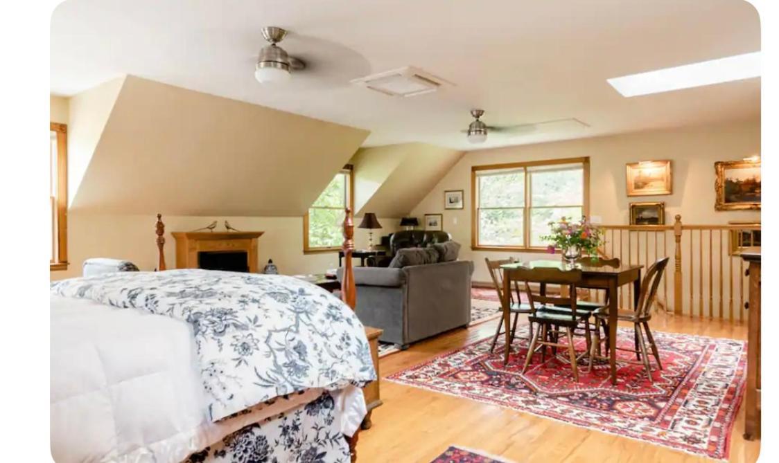 Carriage House Hideaway In Center Of تشيسترتاون المظهر الخارجي الصورة